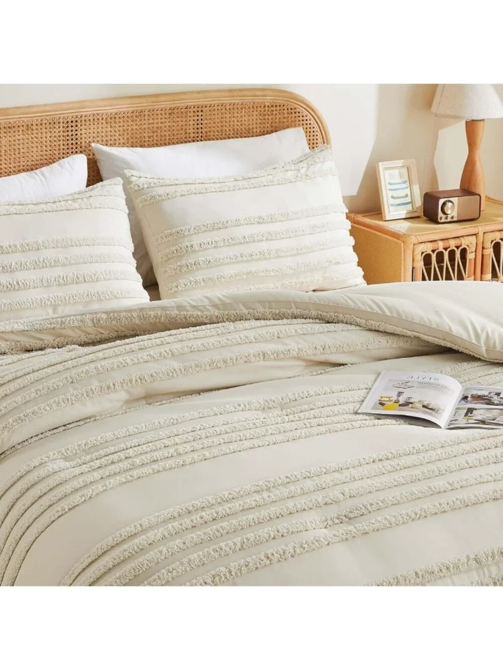 Boho Queen Comforter Set - Beige Tufted 3-Piece Lightweight Bedding & Pillow
